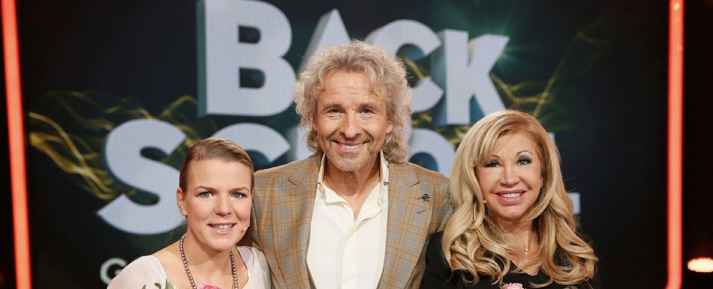 Im Februar drücken Mirja Boes und Carmen Geiss die Schulbank