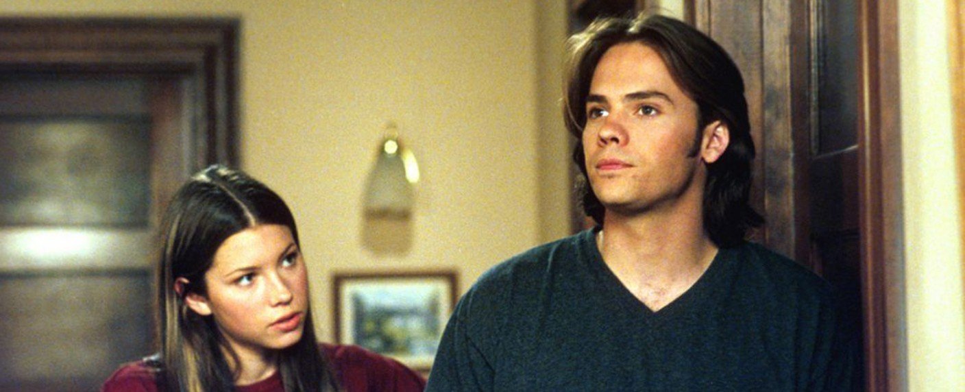 The CW entwickelt neue Superheldenserie mit Kaci Walfall