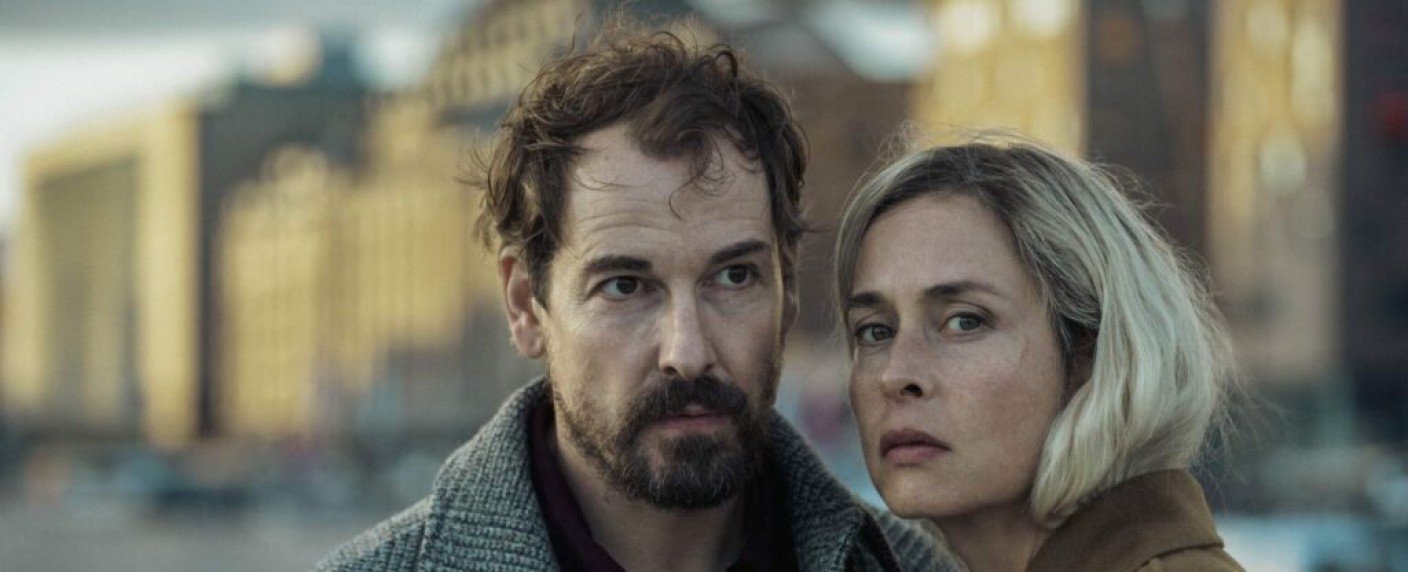 Samuel Finzi und Henry Hübchen in weiteren Rollen dabei