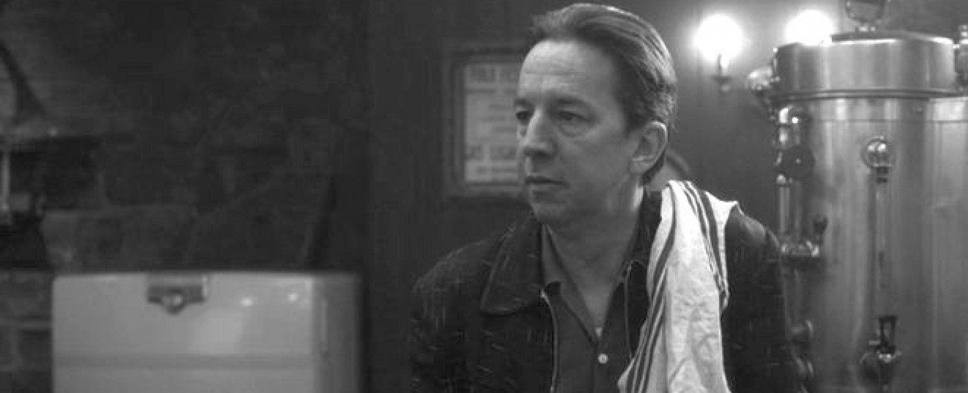 Rachel Brosnahan würdigt im Alter von 60 Jahren gestorbenen Kollegen