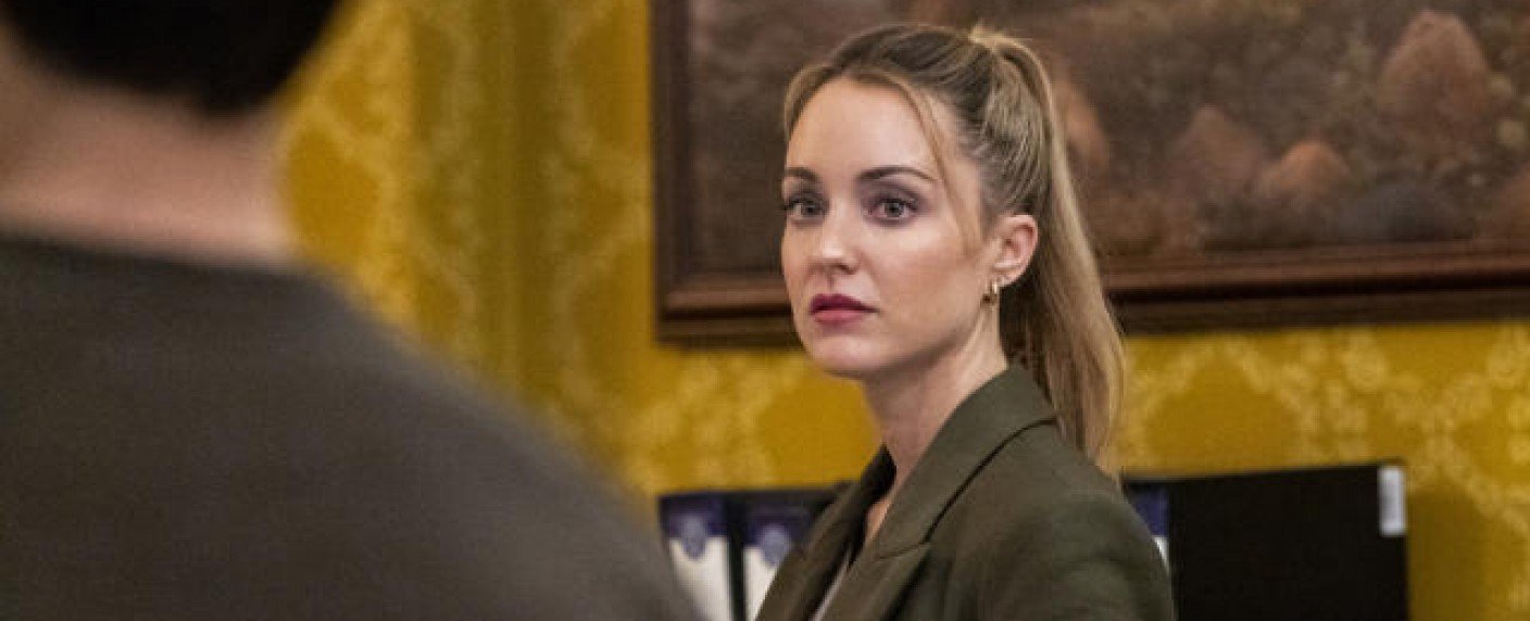 Christina Wolfe ("Batwoman") kommt für Heida Reed