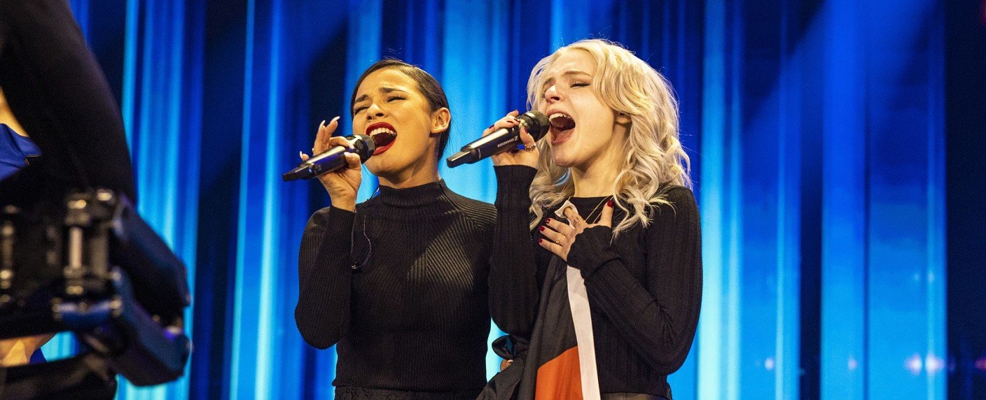 Junges Musikduo singt "Unser Lied für Israel"