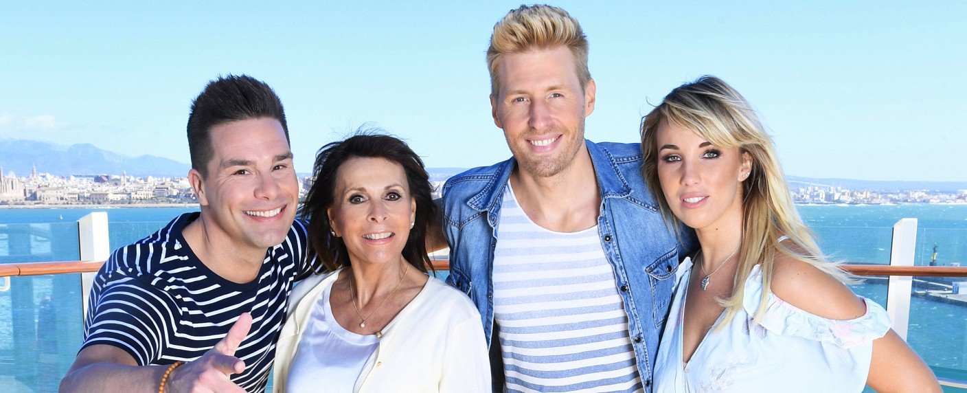 Ireen Sheer, Annemarie Eilfeld, Maximilian Arland und Eloy de Jong an Bord