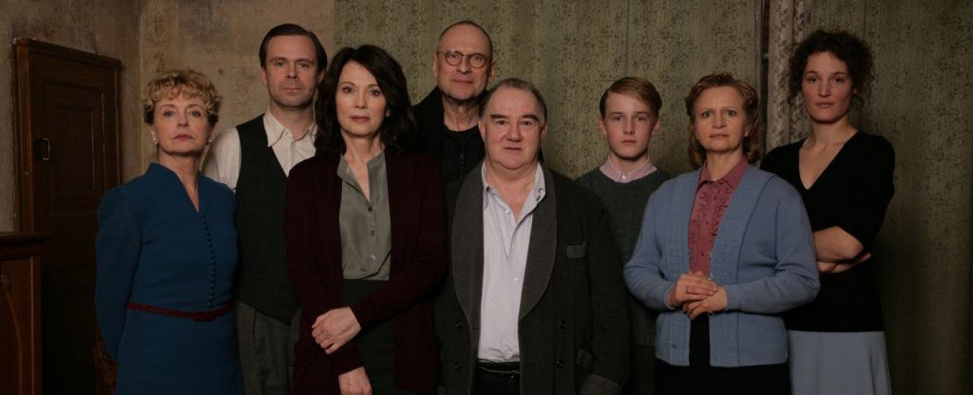 Iris Berben als kultivierte Gräfin Belavar im "Zeugenhaus"