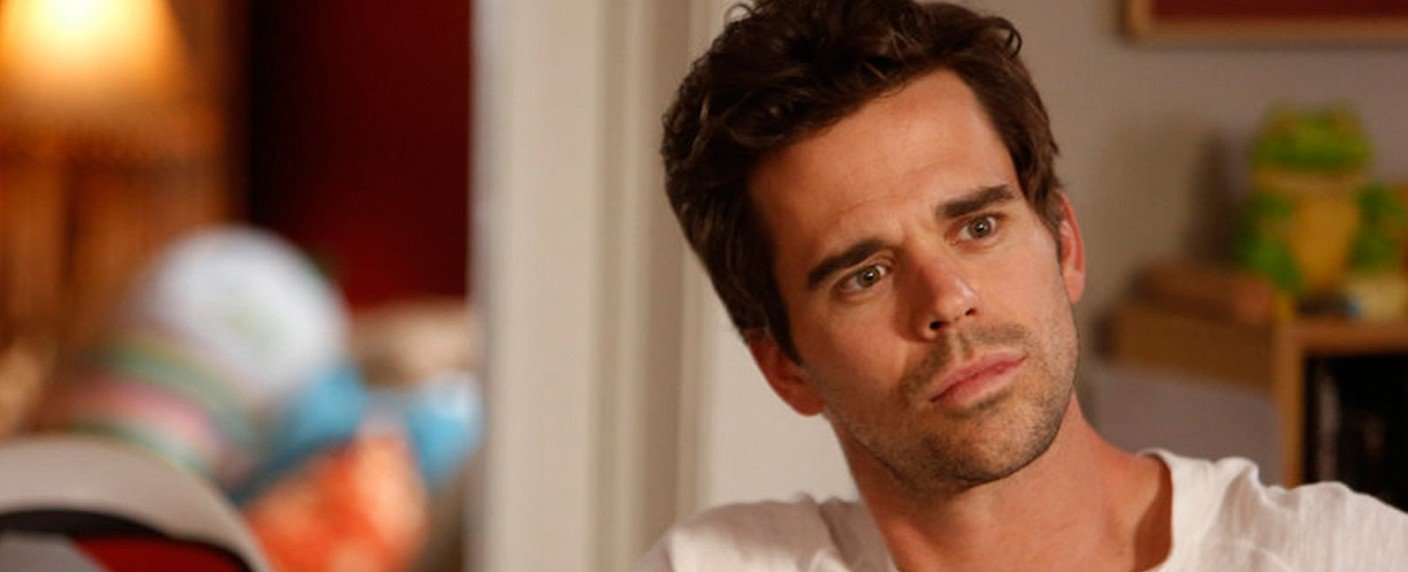 David Walton als streitlustiger Bruder und Wohnungsnachbar