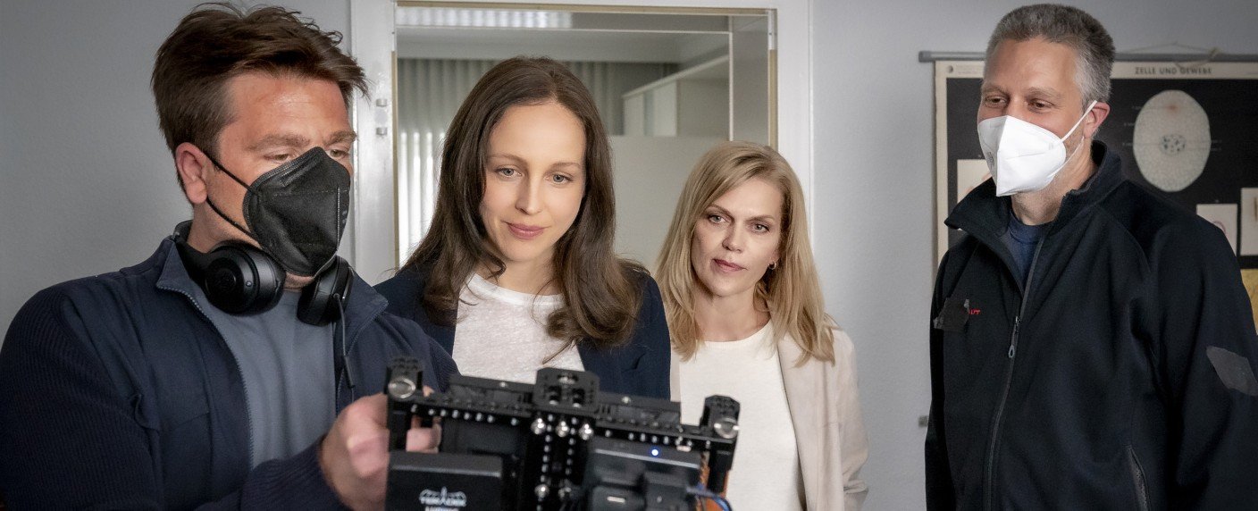 "Ein Schritt zum Abgrund" als deutsche Version des BBC-Serienhits