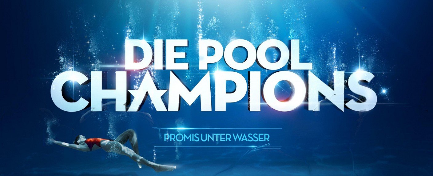 Konny Reimann und der Bachelor schwimmen um die Wette