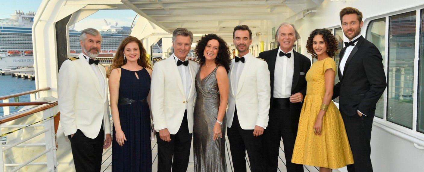 Speidel und Fierek als Schlagerduo, Kunstfälscher und afrikanische Prinzessin an Bord