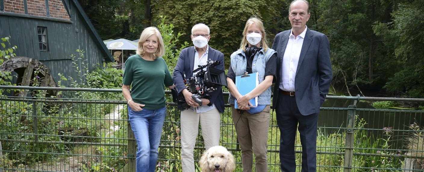 "Springflut" mit Sabine Postel und Herbert Knaup wird gedreht