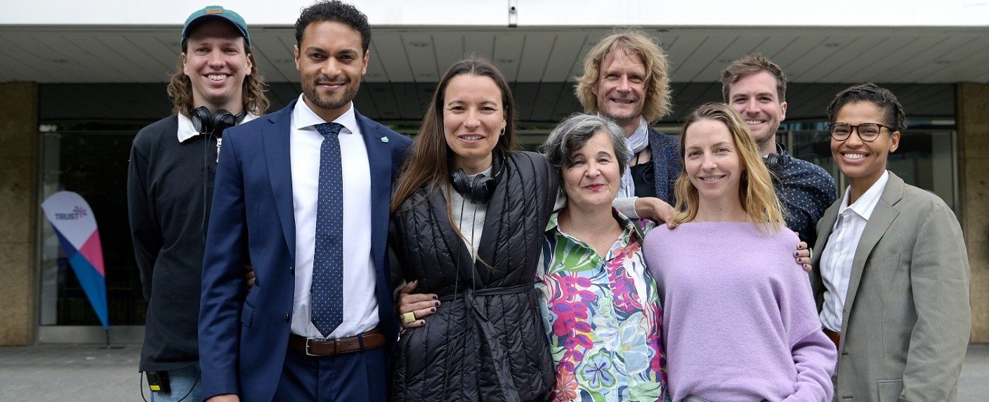 Internationale Koproduktion mit Maria Hofstätter und Steven Sowah