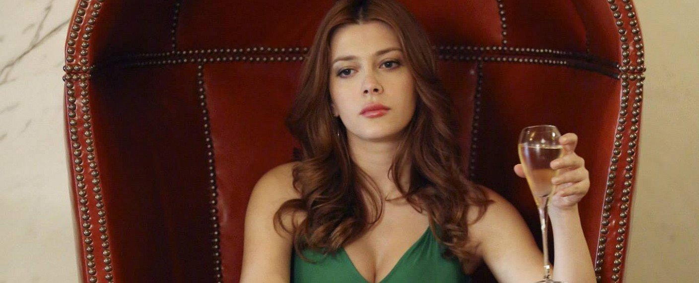 Bisherige Gastdarstellerin bleibt Serie erhalten