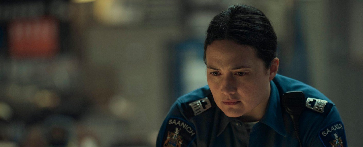 Disney+ zeigt intensiv inszenierte, leicht &uuml;berladene True-Crime-Miniserie mit Lily Gladstone und Riley Keough