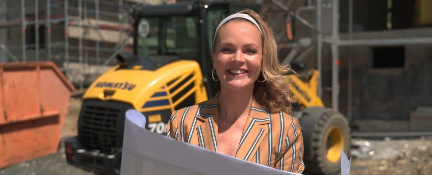 Eva Brenner moderiert "ultimative Bau-Challenge" ab Ende Juli