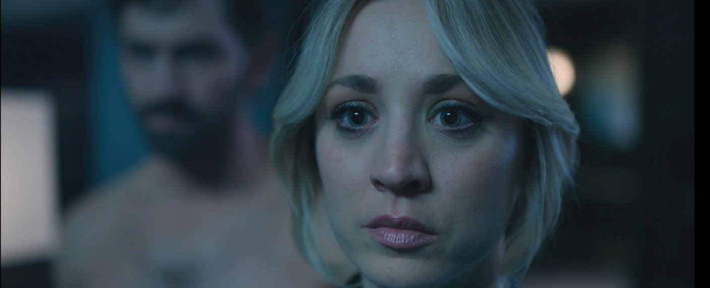 Thriller-Dramedy um Stewardess mit Filmriss gelingt spannend, rasant, witzig