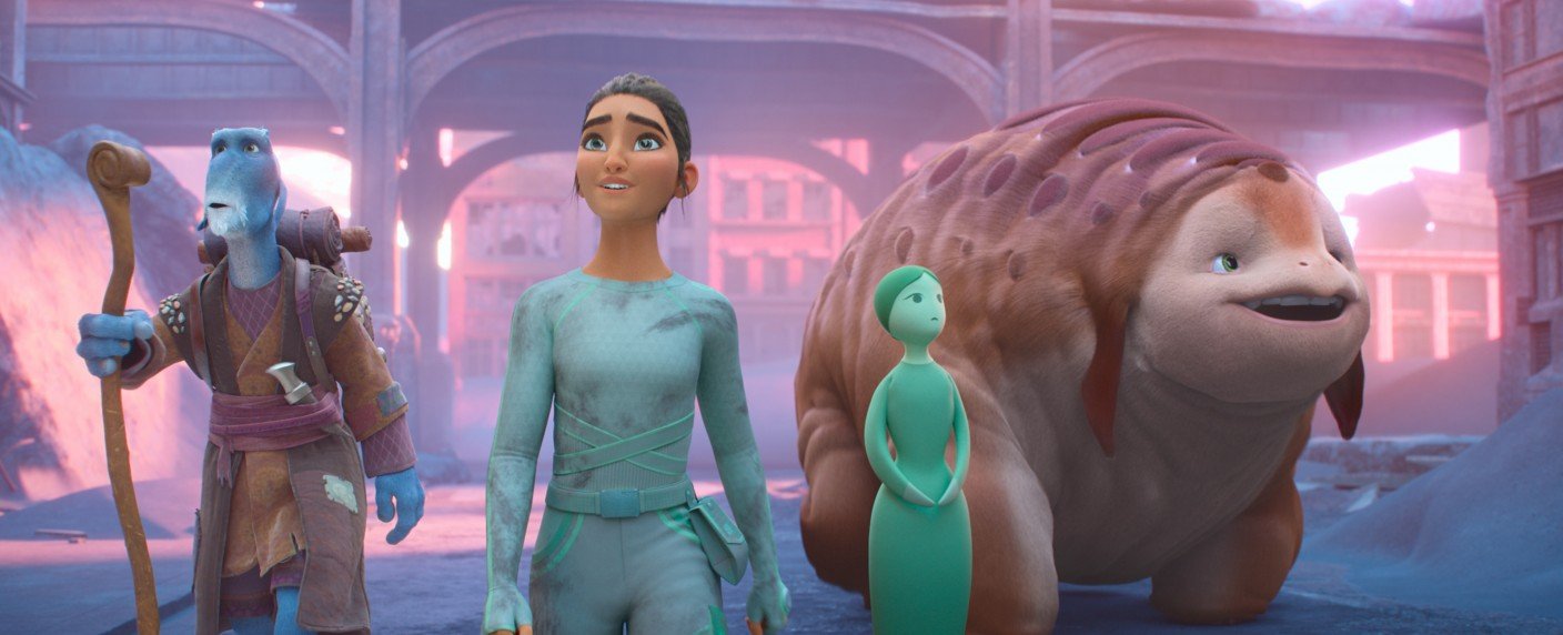 Junge Frau erkundet fremdartige Erdoberfläche