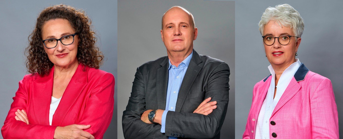 Drei Juristen lösen alltägliche Probleme wie Nachbarschaftsstreit