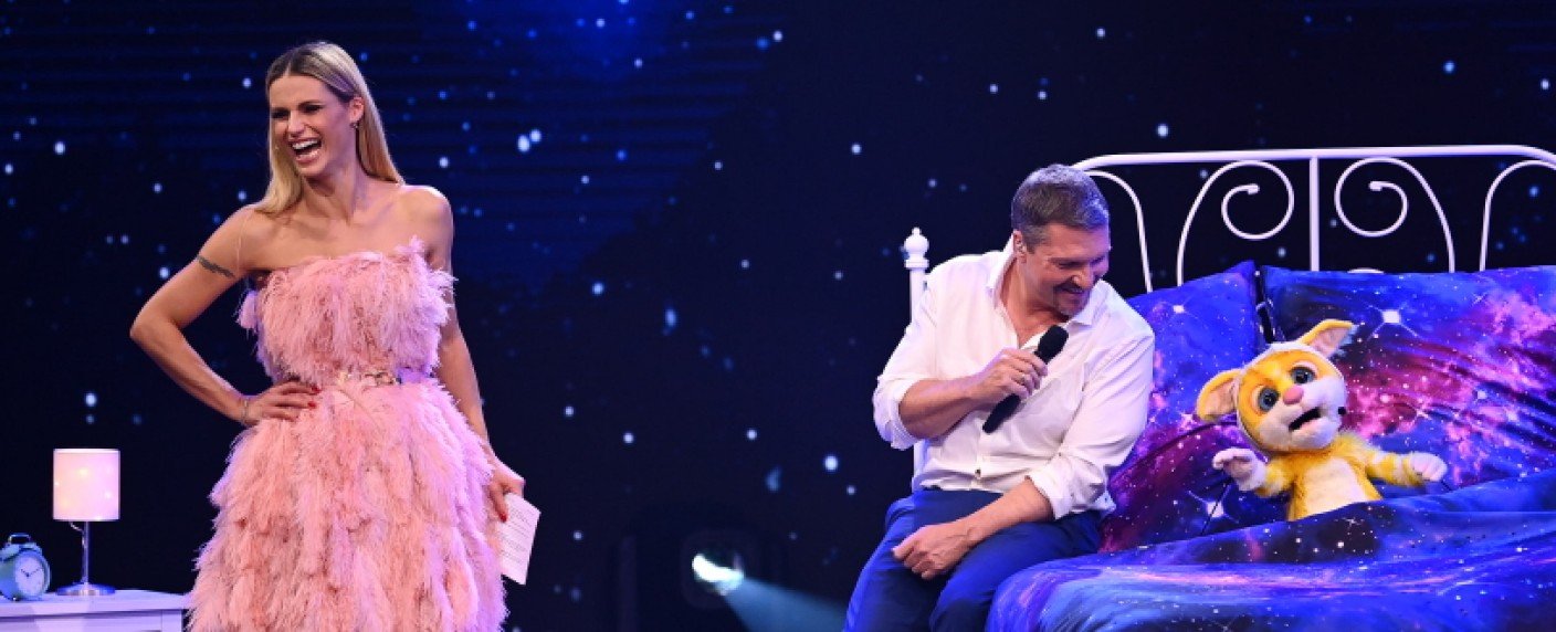 Sat.1 gibt neuen Duettpartner von Plüsch-Puppe Polly bekannt