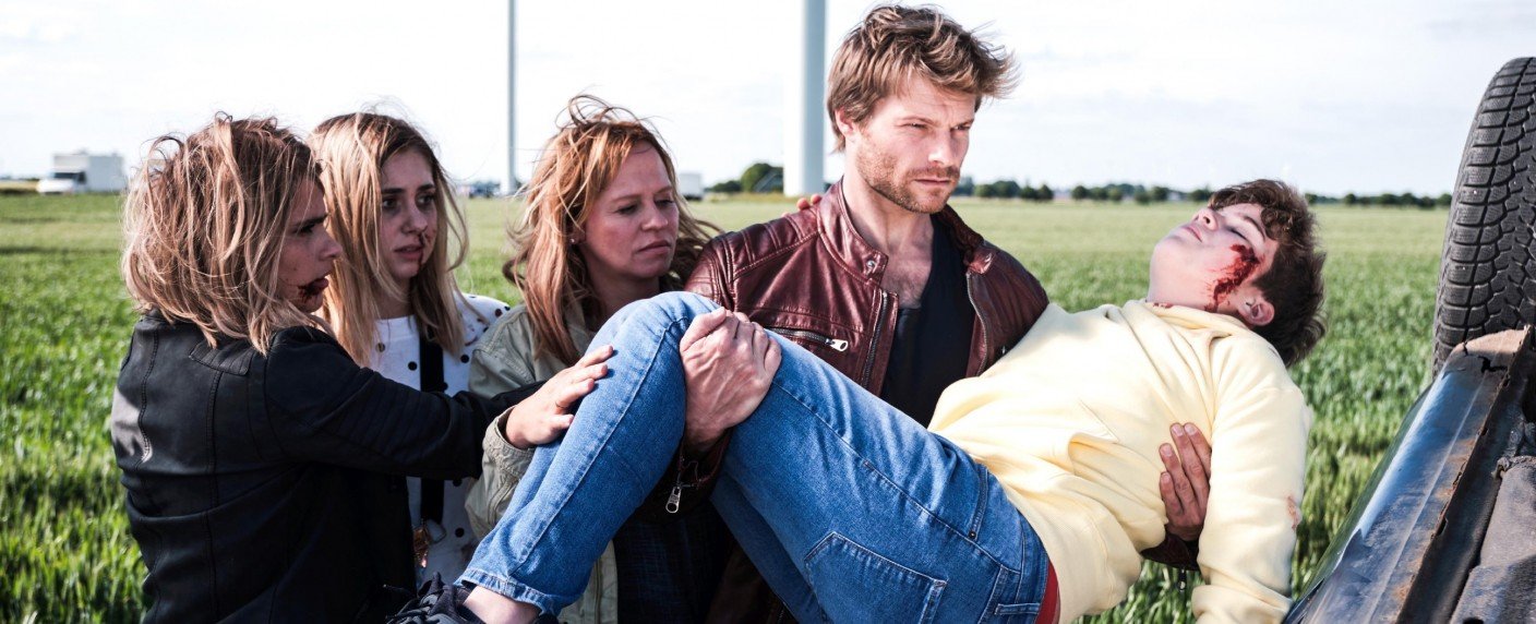 Mit Darstellern aus "Verbotene Liebe" und "Lindenstraße"