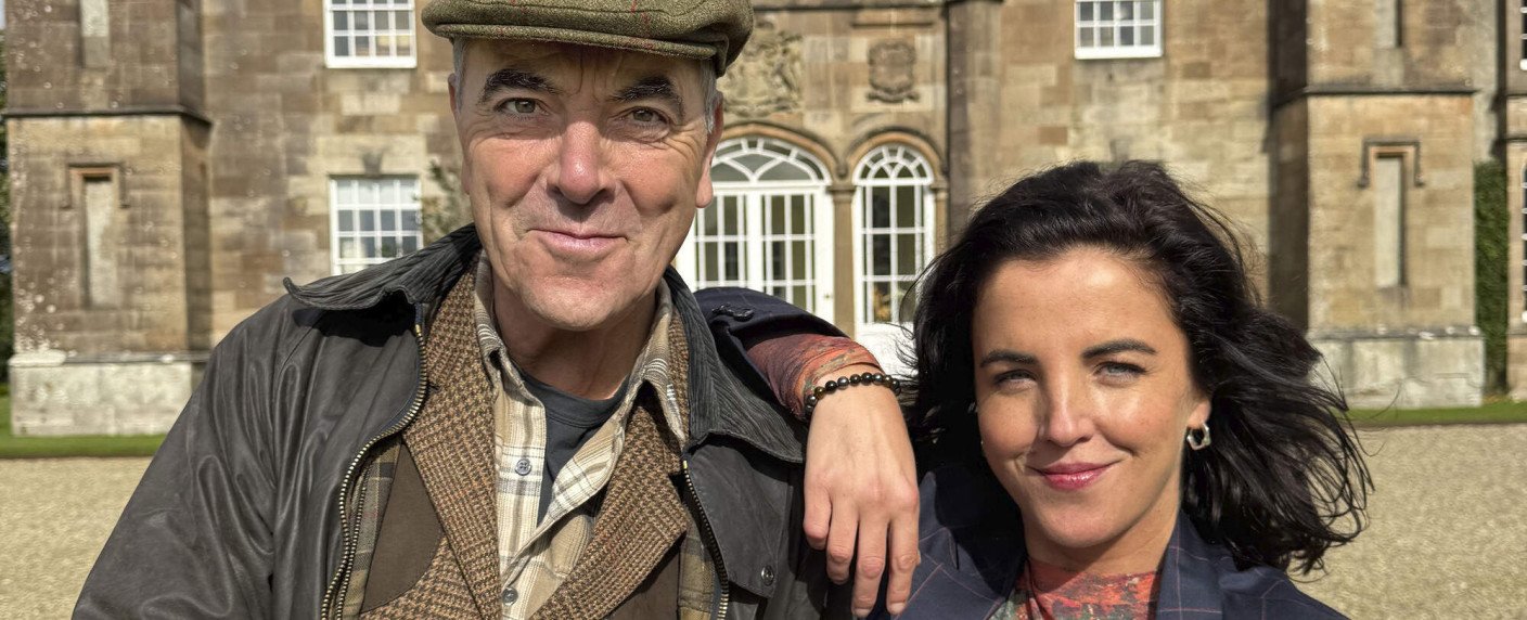 Sitcom über die exzentrischen Angestellten einer heruntergekommenen Touristenattraktion Sitcom über die exzentrischen Angestellten einer heruntergekommenen Touristenattraktion