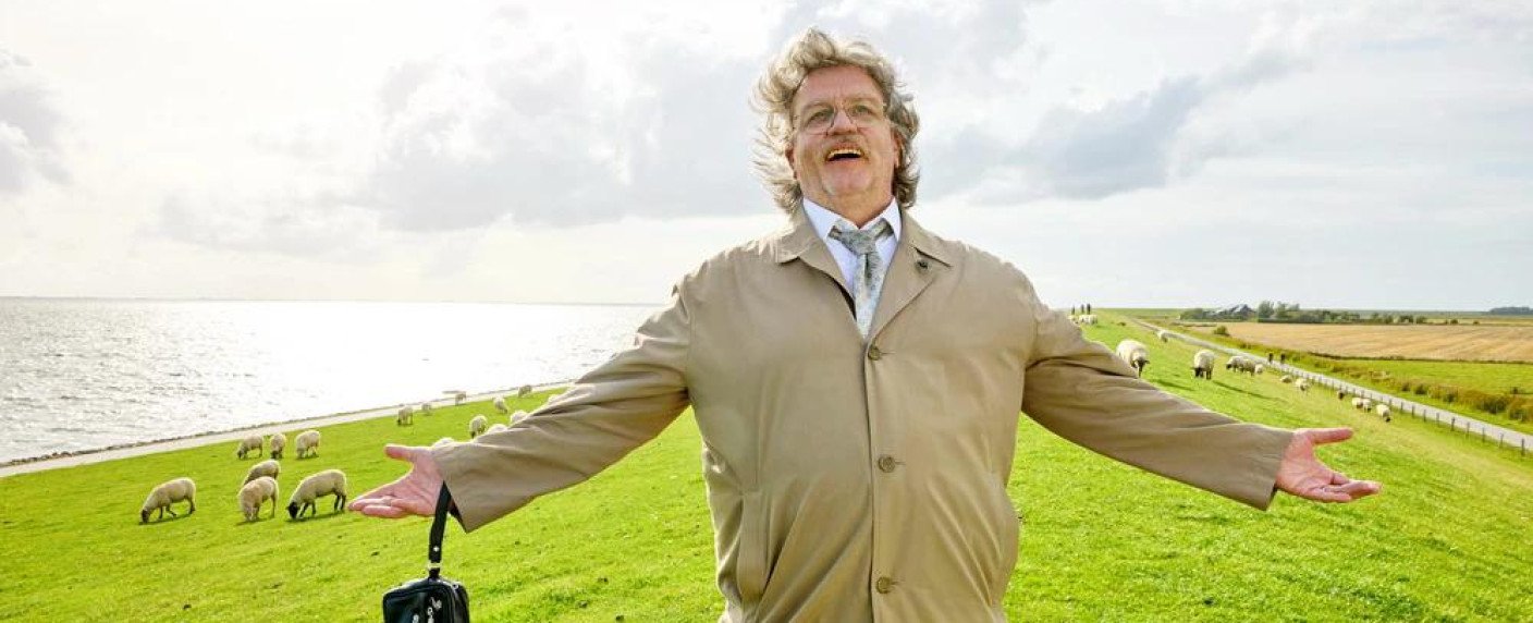 Horst Schl&auml;mmer alias Hape Kerkeling reist in neuer Kinokom&ouml;die durch die Republik, w&auml;re aber besser in Grevenbroich geblieben.