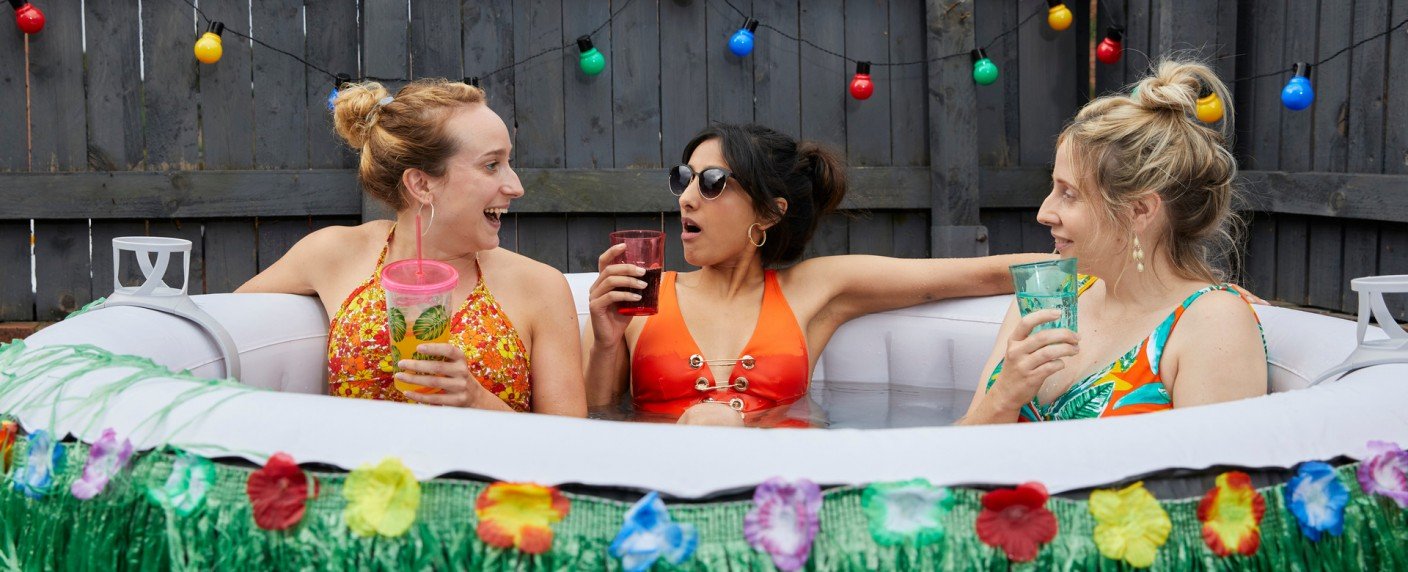 Alltag zwischen Arbeit, Kindererziehung und frustrierten Eltern auf dem Schulhof