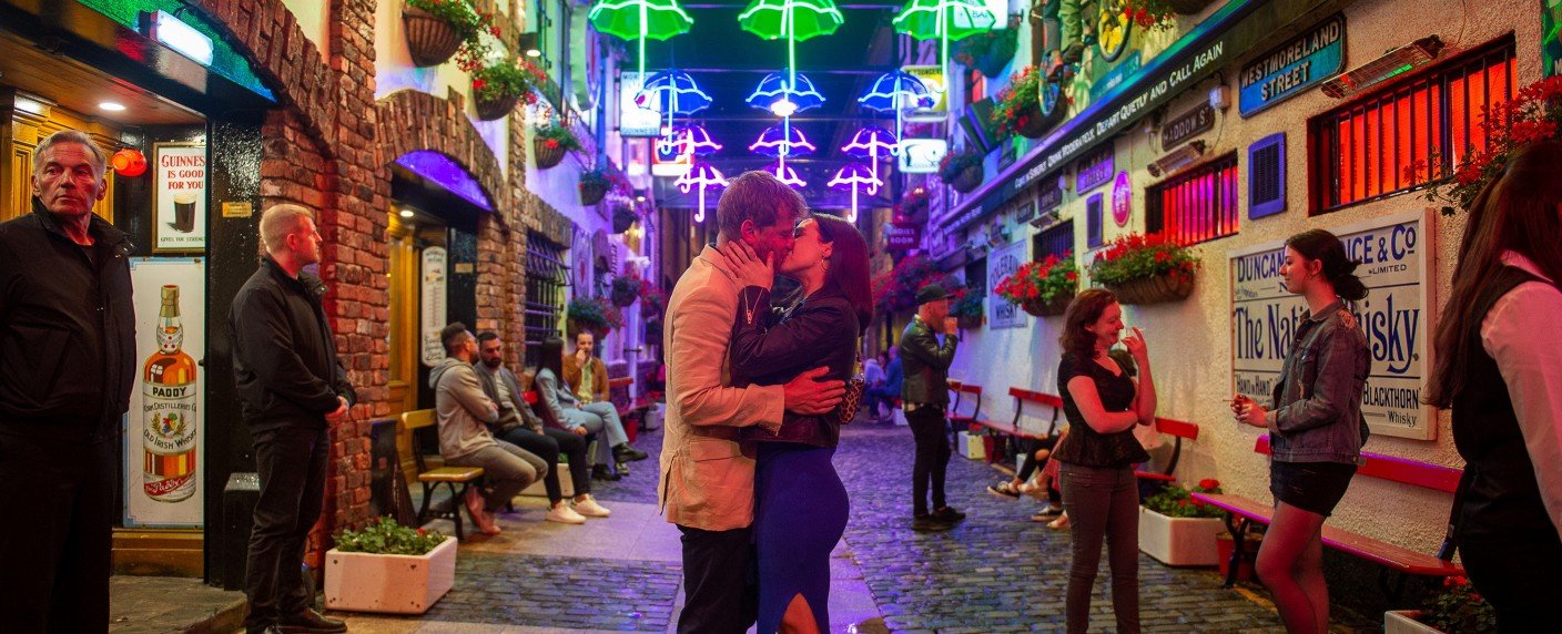 Bissige Nordirin trifft auf selbstgefälligen Engländer