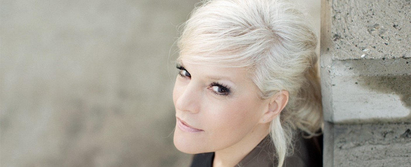 Entertainerin besucht Reykjavik, Riga und Stockholm