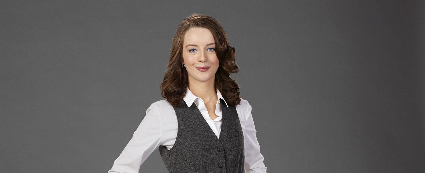 Junger Herkules verpflichtet, junge Snow kehrt zurück