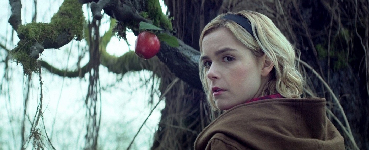 Hexe Sabrina Spellman kündigt ihren Besuch an