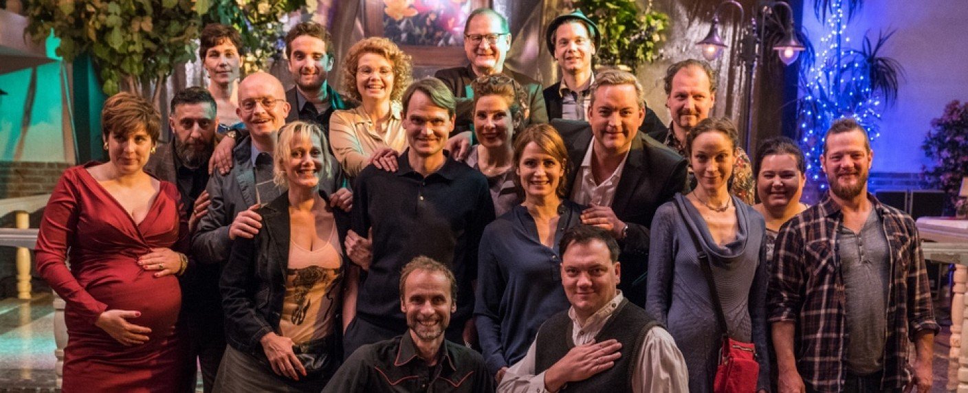 32 Kameras, 18 Darsteller und ein 90-Minüter