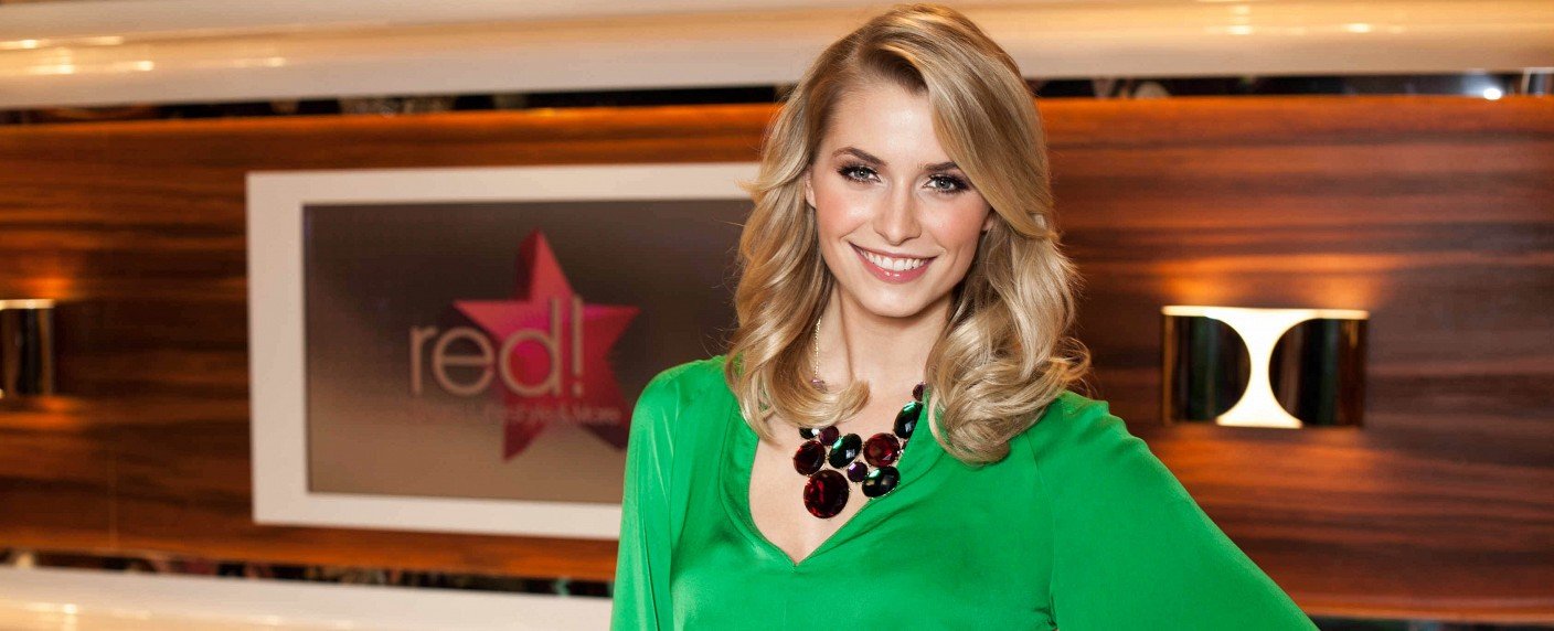 "Topmodel" nimmt neben Dieter Bohlen Platz