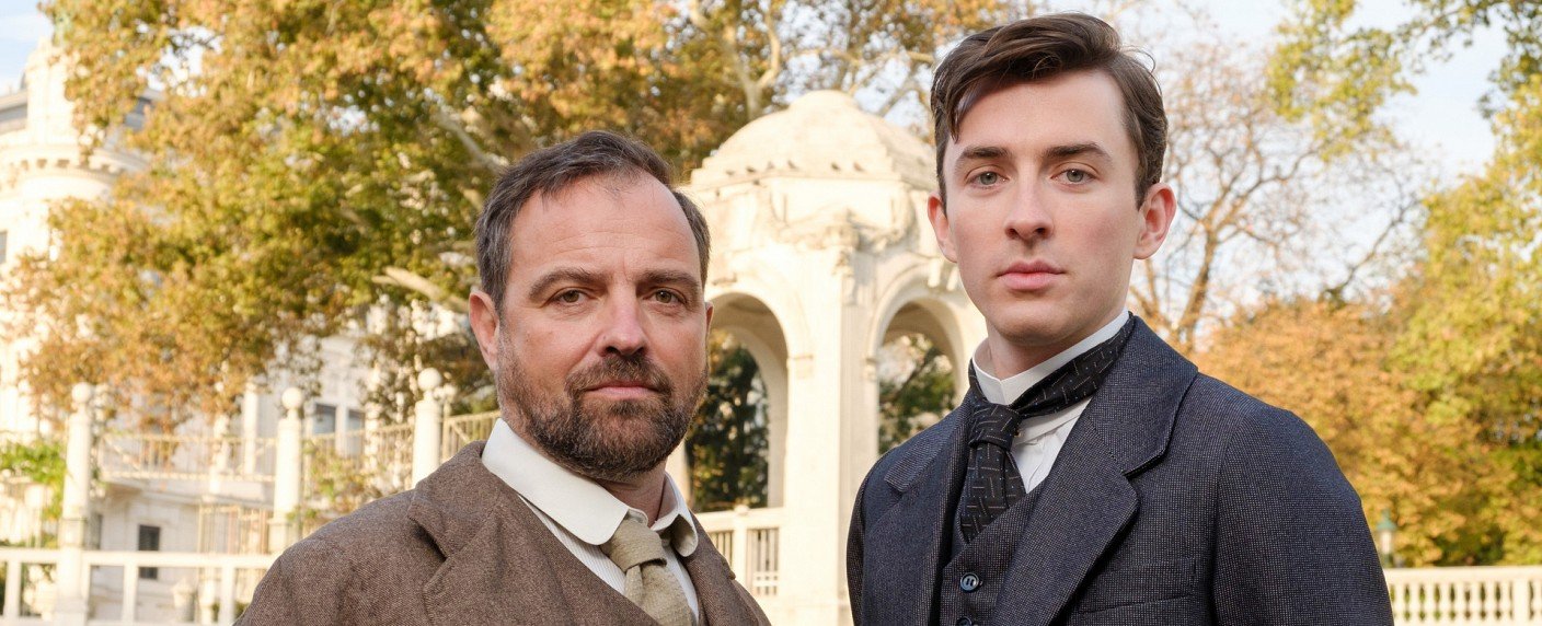 Romanverfilmung mit Matthew Beard und Juergen Maurer