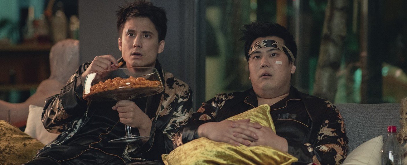 Influencer spielt Loser-Version von sich selbst