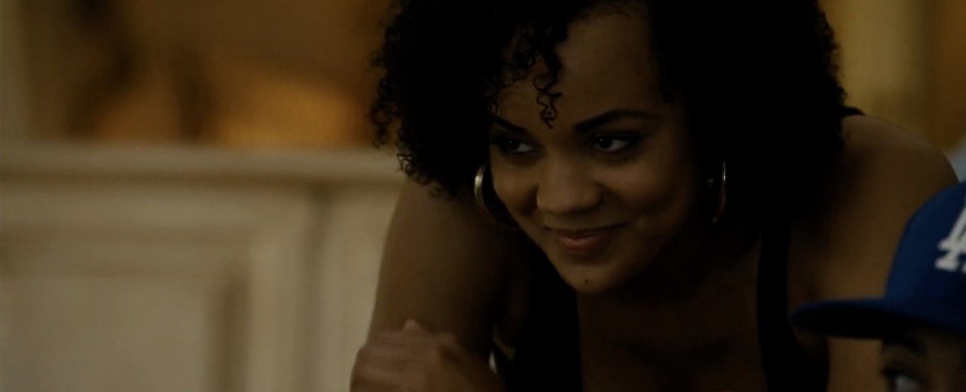 Hauptrolle an der Seite von Crystal Reed