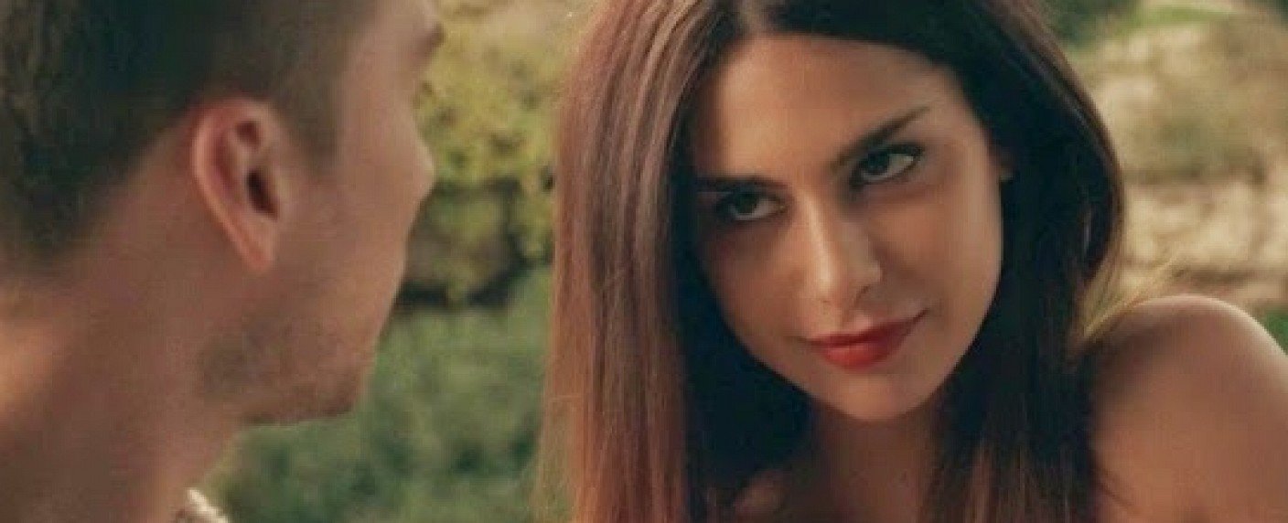 Nadia Hilker und Amber Clayton in TNT-Mysteryserie