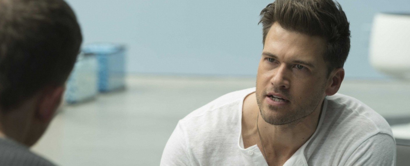 Historiker mit Superhelden-Gro&szlig;vater an Bord der Waverider