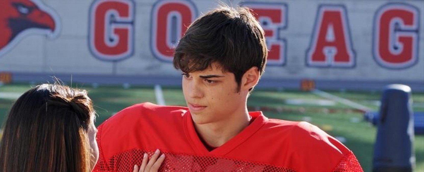 Noah Centineo ersetzt Jake T. Austin