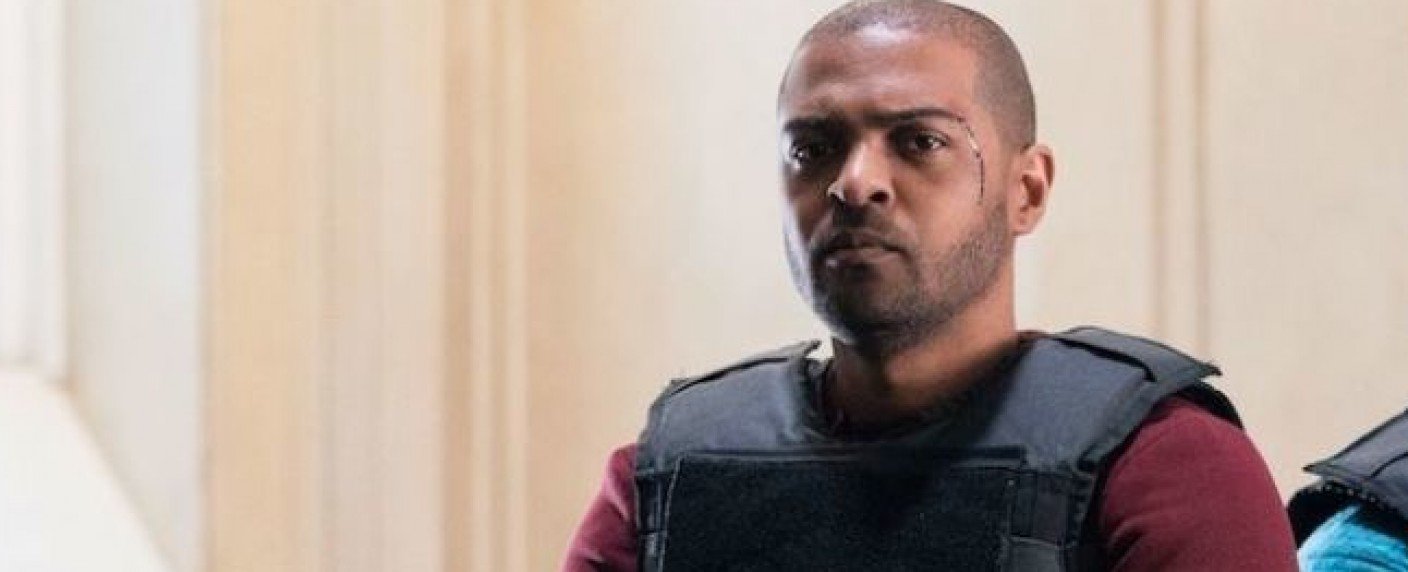 "Bulletproof"-Veteran Noel Clarke nutzt den Panorama-Blick auf Manchester