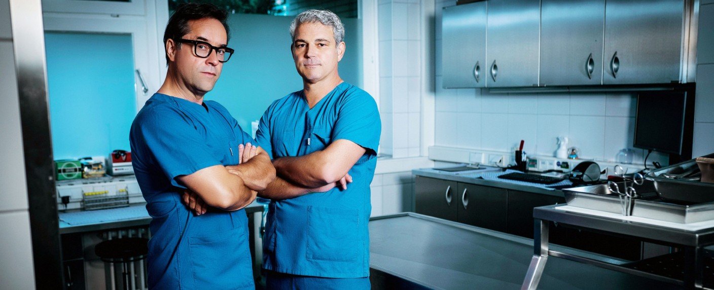 Dokumentation begleitet zwei reale Obduktionen