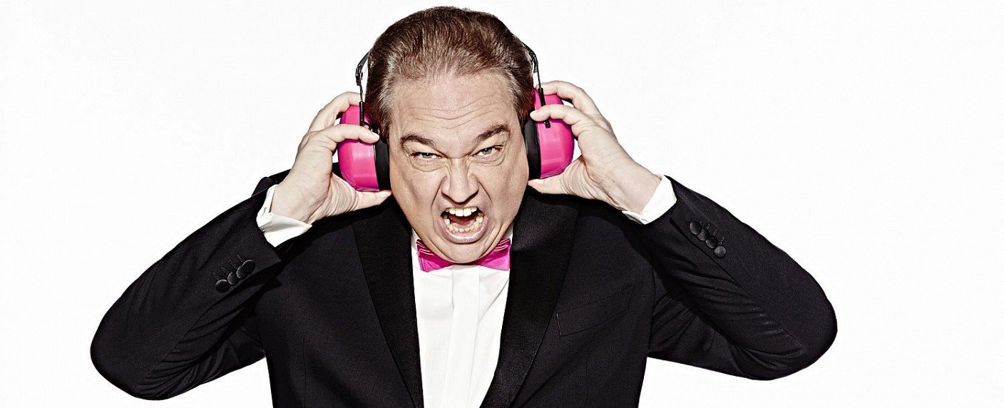 Im Anschluss zeigt Tele 5 "Die nackte Pistole" mit Leslie Nielsen