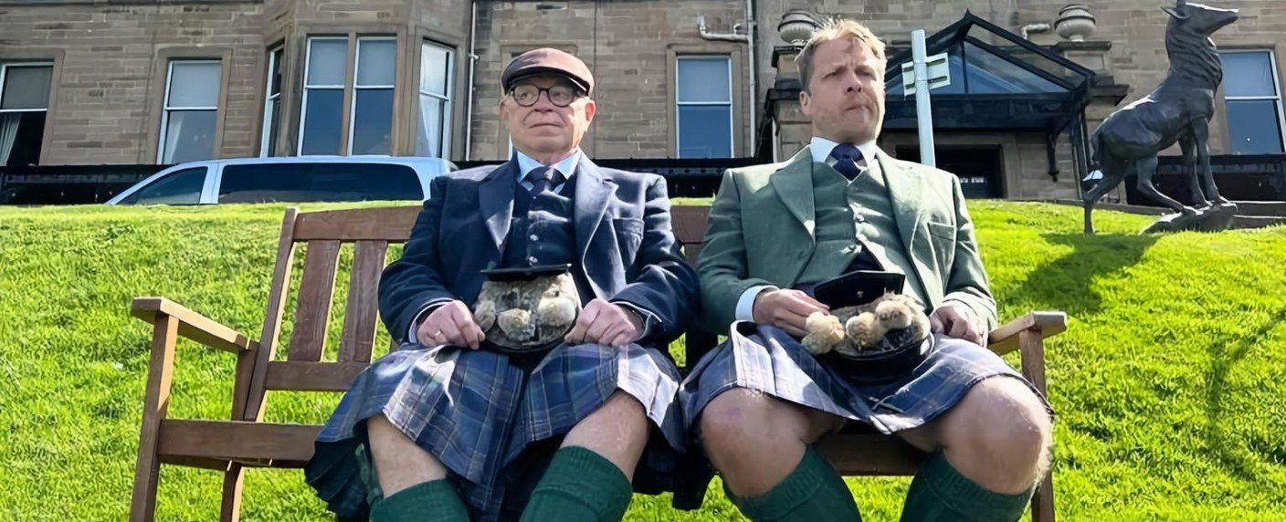 Vater-Sohn-Duo unterwegs in Großbritannien