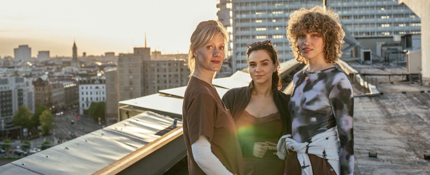 Drei Frauen zwischen Traumberuf und emotionaler Achterbahn