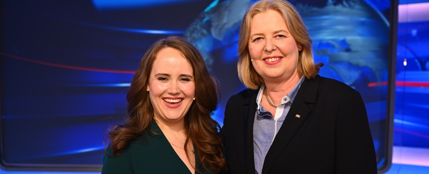 Philipp Amthor und Marie-Agnes Strack-Zimmermann stellen sich ebenfalls humorvoller Quizshow