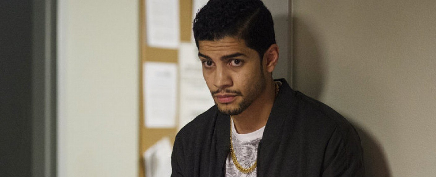 Rick Gonzalez als Wild Dog in Staffel fünf