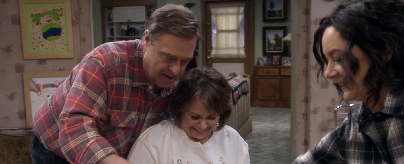 Familie Conner wiedervereint am Esszimmertisch