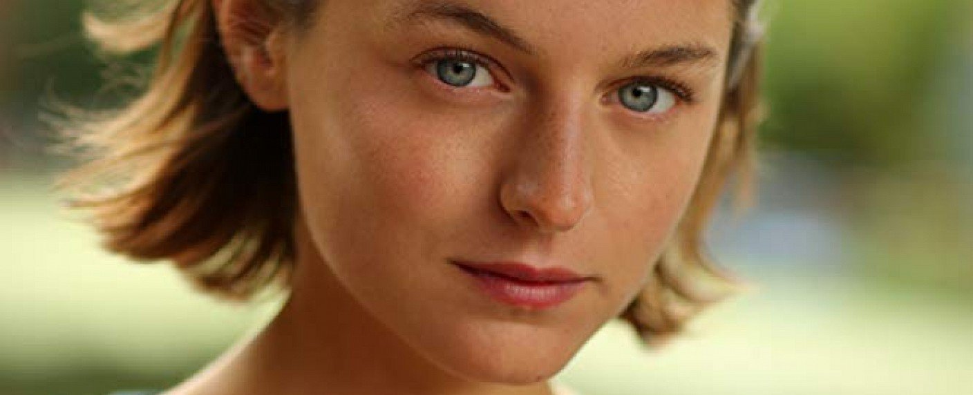 Newcomerin Emma Corrin verstärkt die vierte Staffel