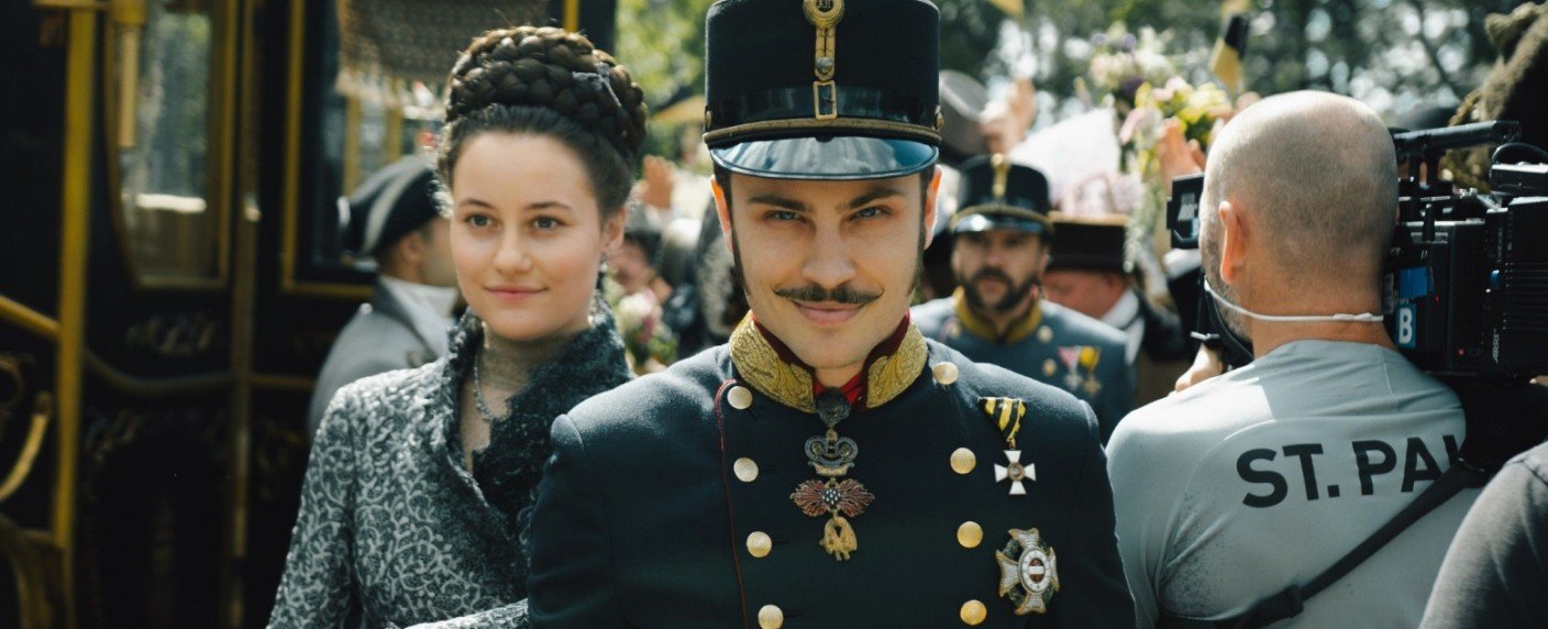 Zweite Staffel mit Dominique Devenport und Jannik Schümann