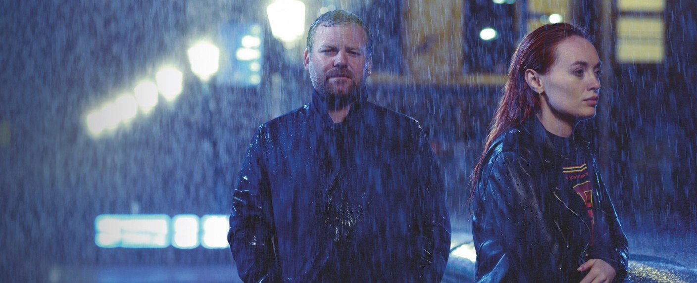 Mit Stephen Jones und Elva Trill in den Hauptrollen