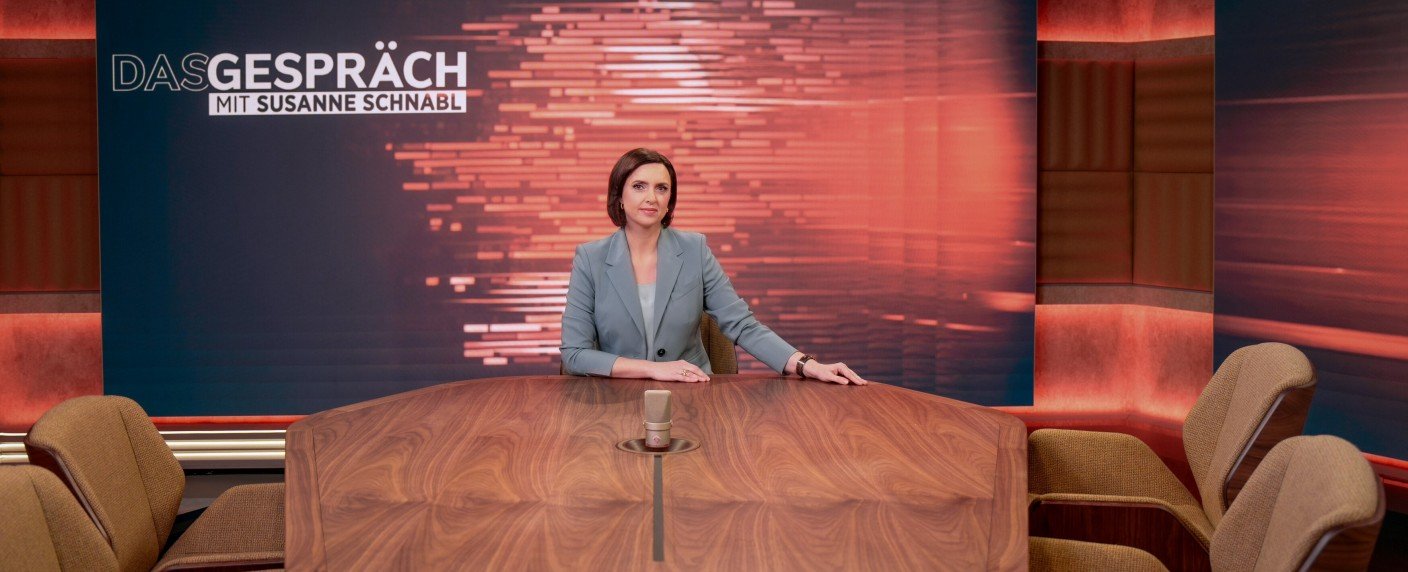 Susanne Schnabl spricht mit ÖVP-Obmann Christian Stocker