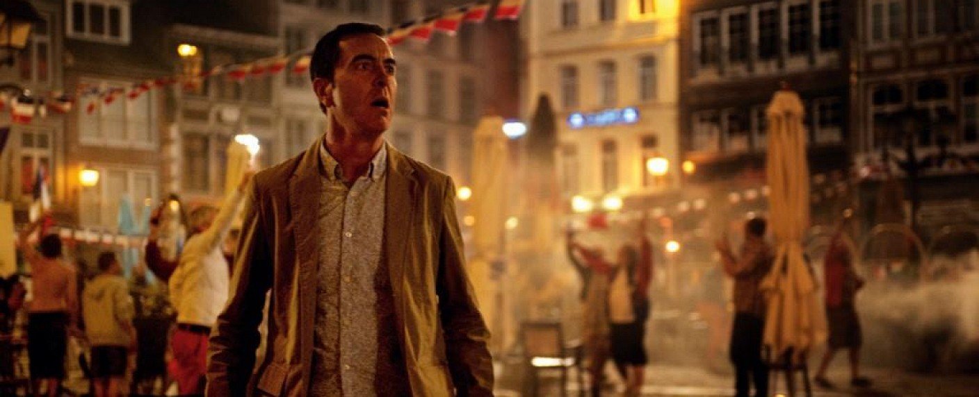 Protagonistin wird von ihrem früheren Leben eingeholt